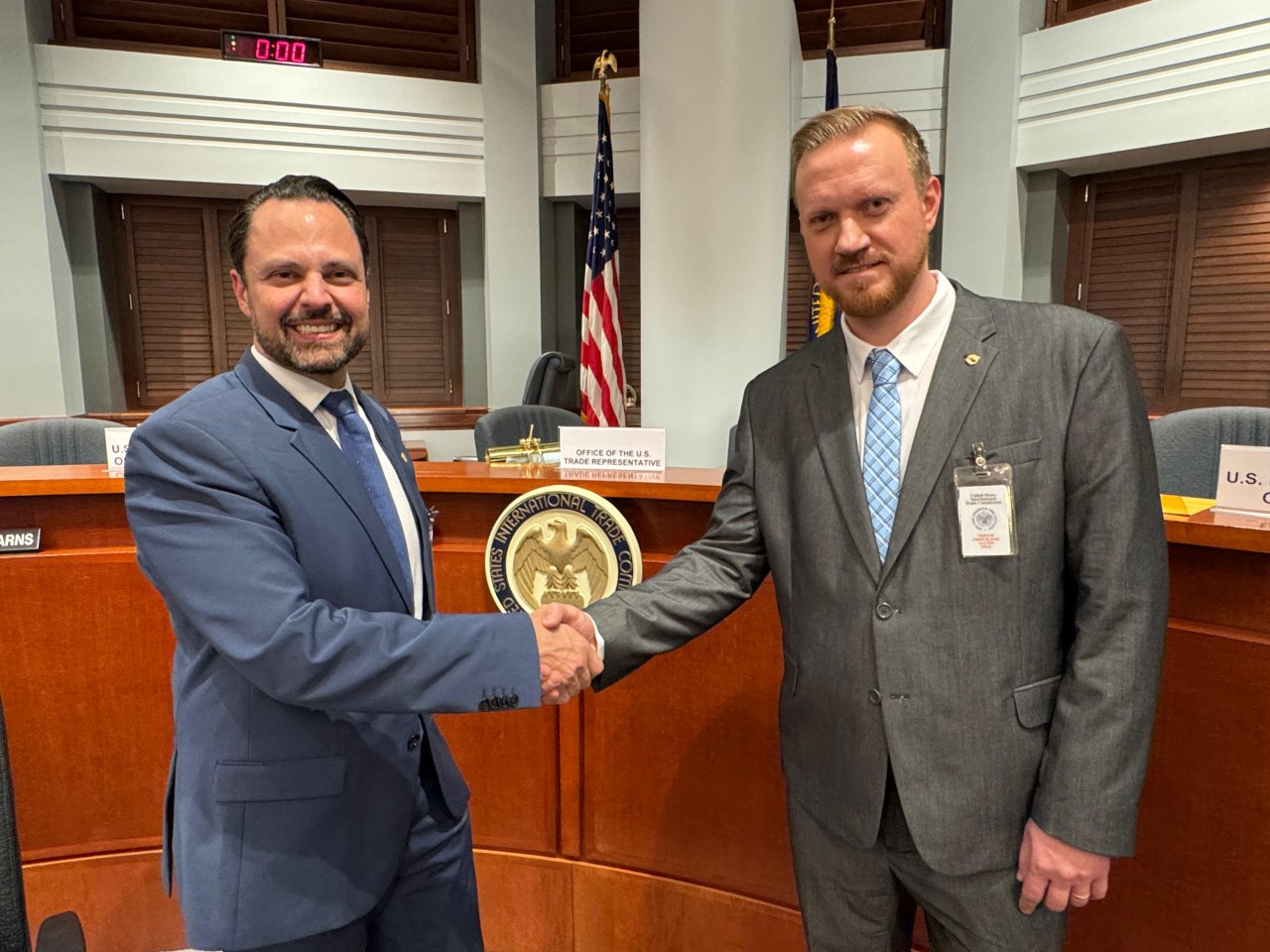 Gerente comercial da C.Vale Fernando Aguiar e o diretor executivo Jairo Gund