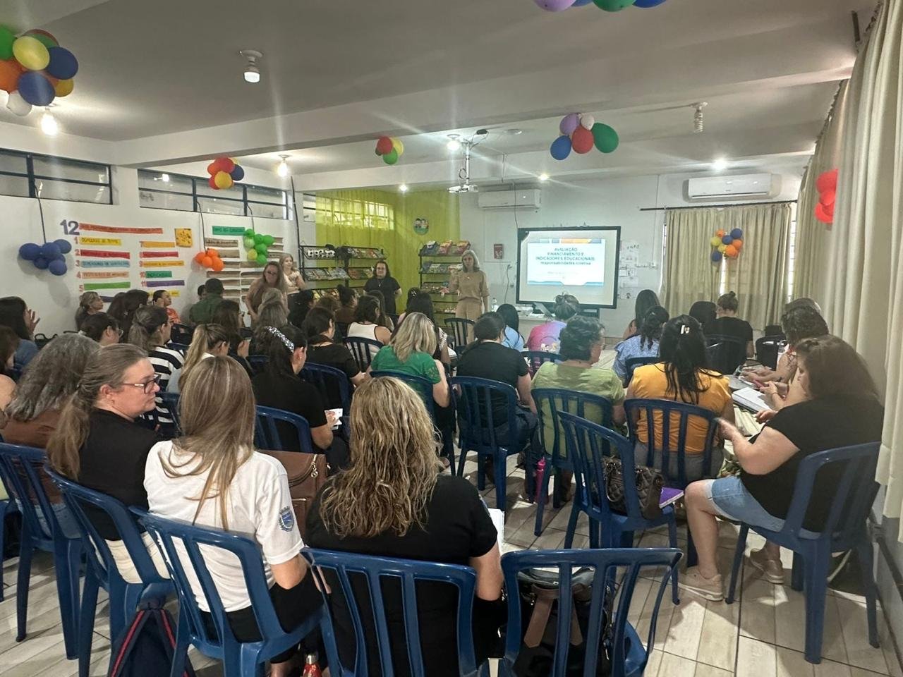 Formação para as diretoras e equipes pedagógicas das escolas
Formação para as diretoras e equipes pedagógicas das escolas