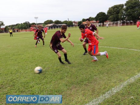 Rodadas do campeonato acontecem sempre aos domingos, no Estádio Municipal
