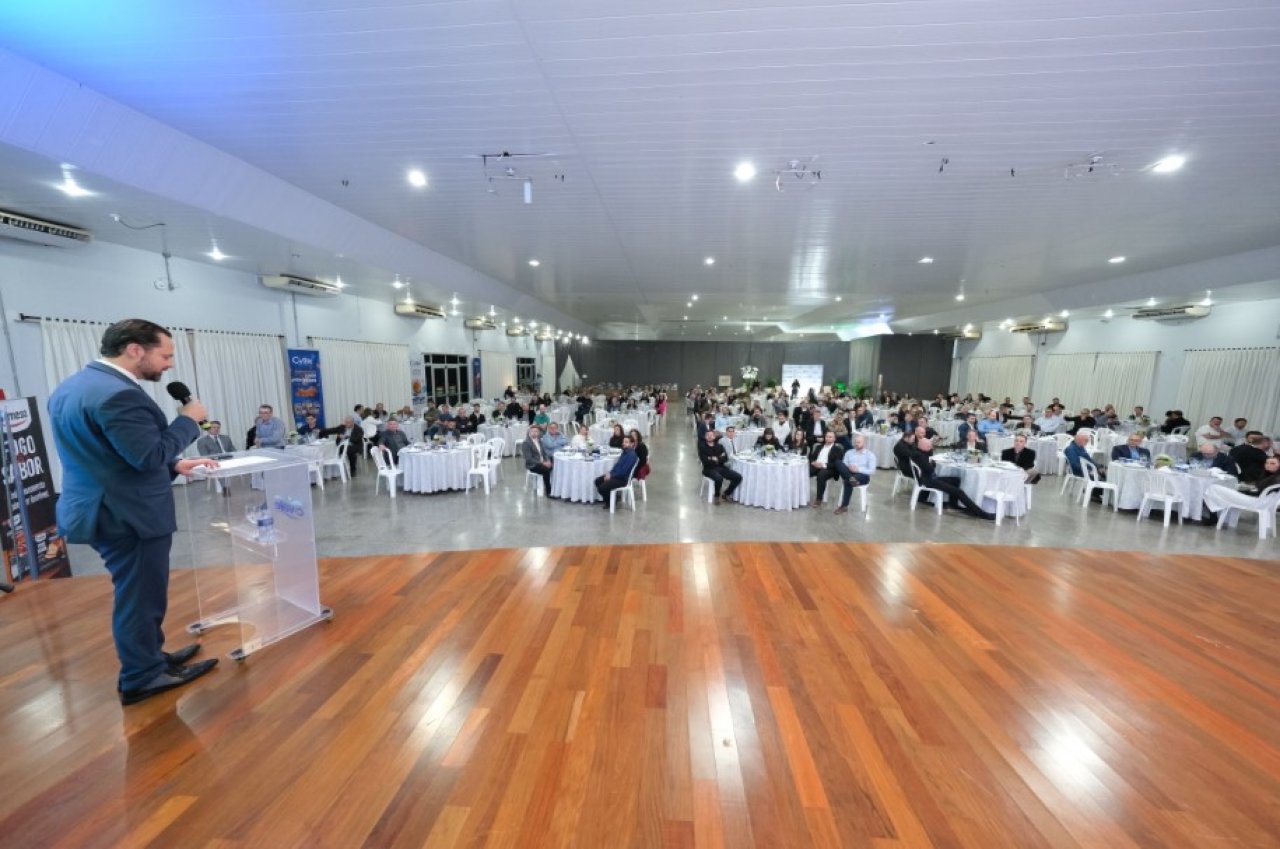 C.Vale recebeu mais de 260 convidados em jantar de negócios da Associação Paranaense de Supermercados

