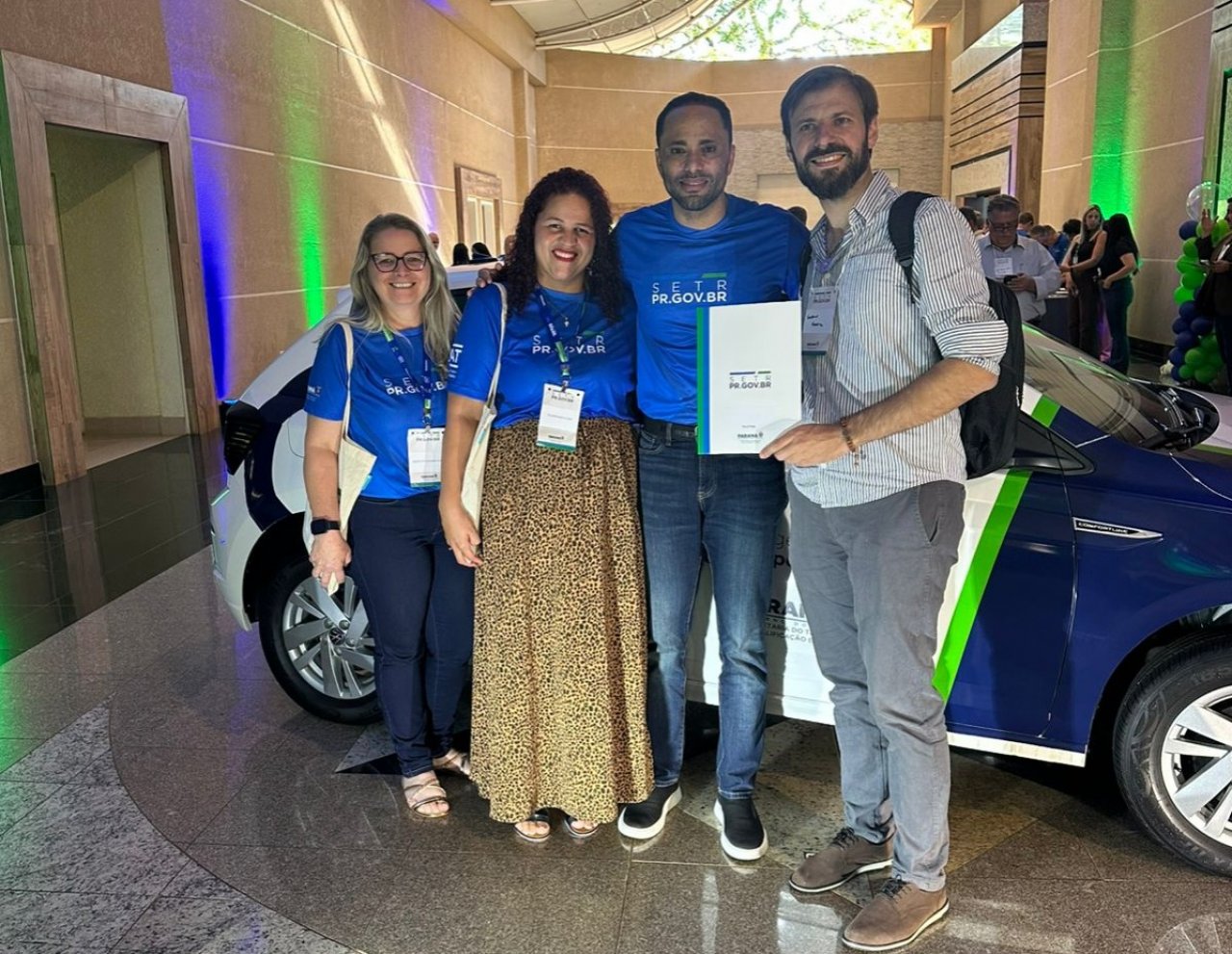 Gustavo Fossá assina termo de compromisso que garante veículo para Palotina