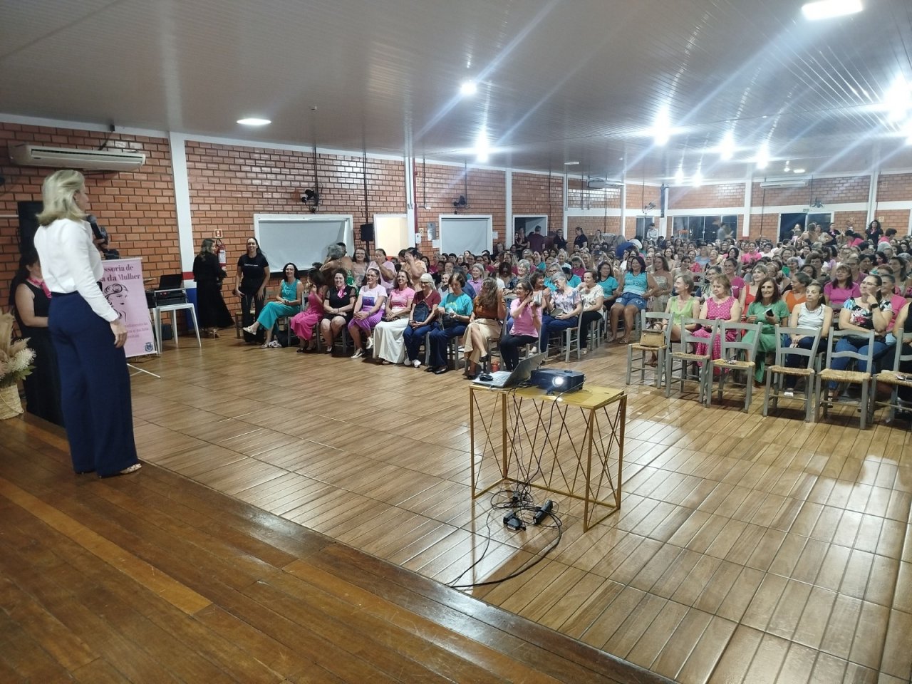Palestra com Sirlei Benetti lotou o Clube do Vovô no dia 7.
Palestra com Sirlei Benetti lotou o Clube do Vovô no dia 7.