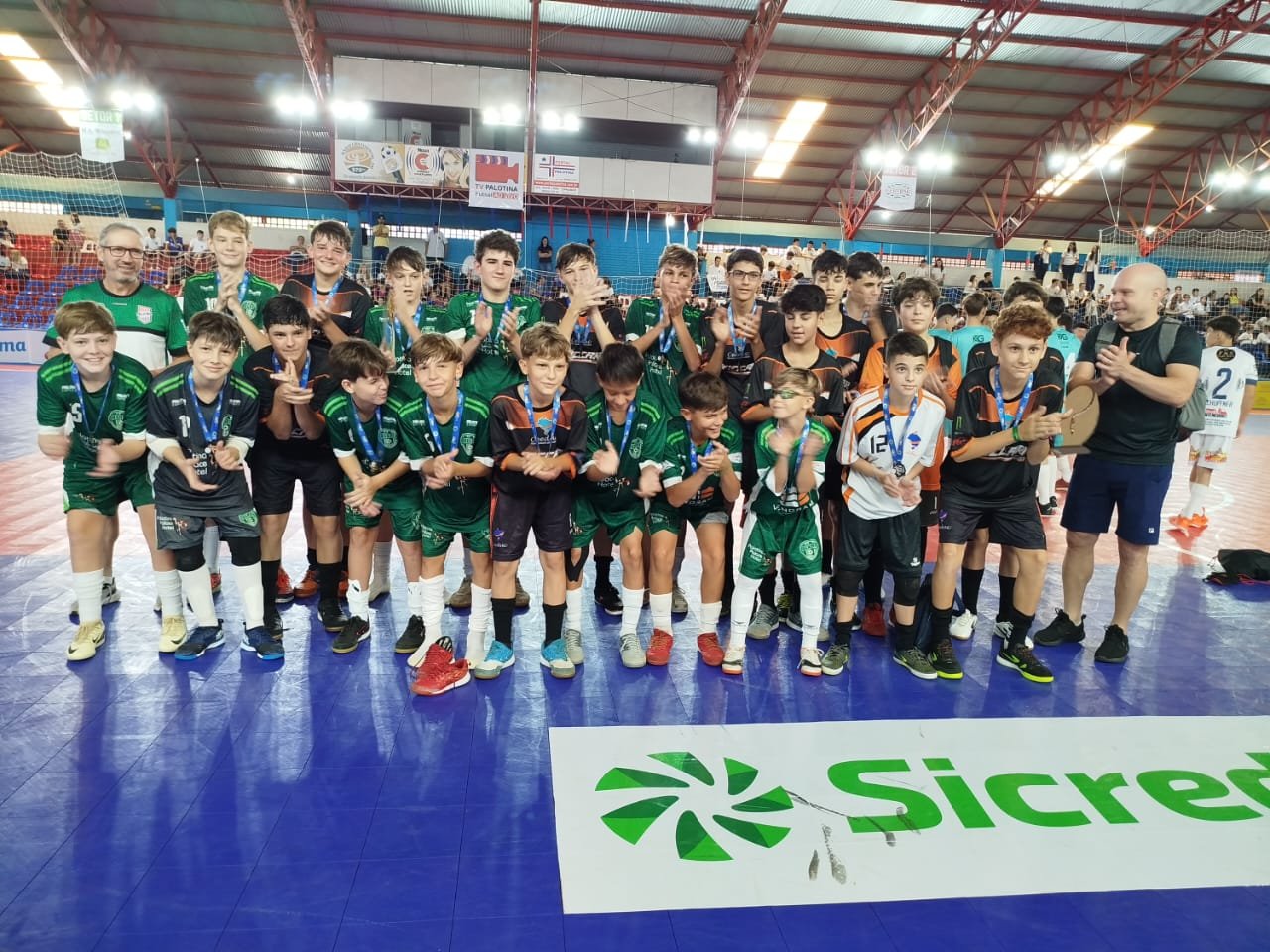Colégio Gabriela Mistral conquistou vaga nas categorias A e B do futsal masculino Colégio Gabriela Mistral conquistou vaga nas categorias A e B do futsal masculino