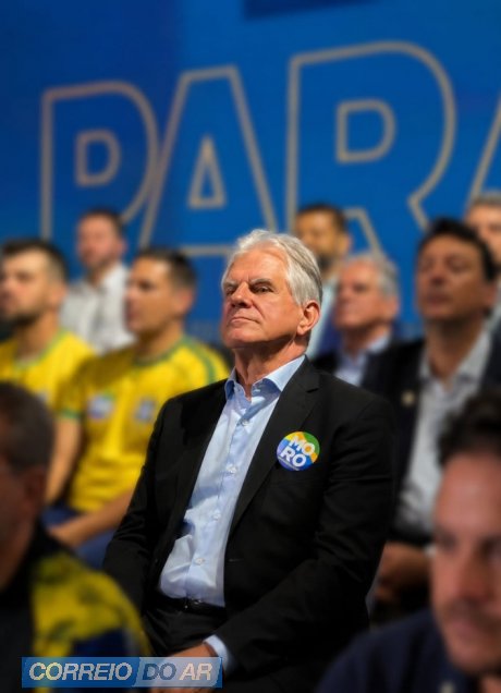 Luiz Ernesto de Giacometti durante a Convenção Estadual do Partido Liberal (PL), realizada neste sábado (1º), em Curitiba, quando teve sua candidatura a deputado estadual oficialmente homologada para as eleições de 2026